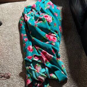 Betsey Johnson Floral Blanket - Teal and Pink